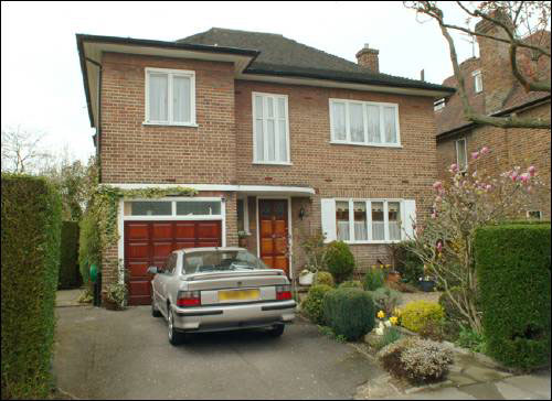 15 Litchfield Way